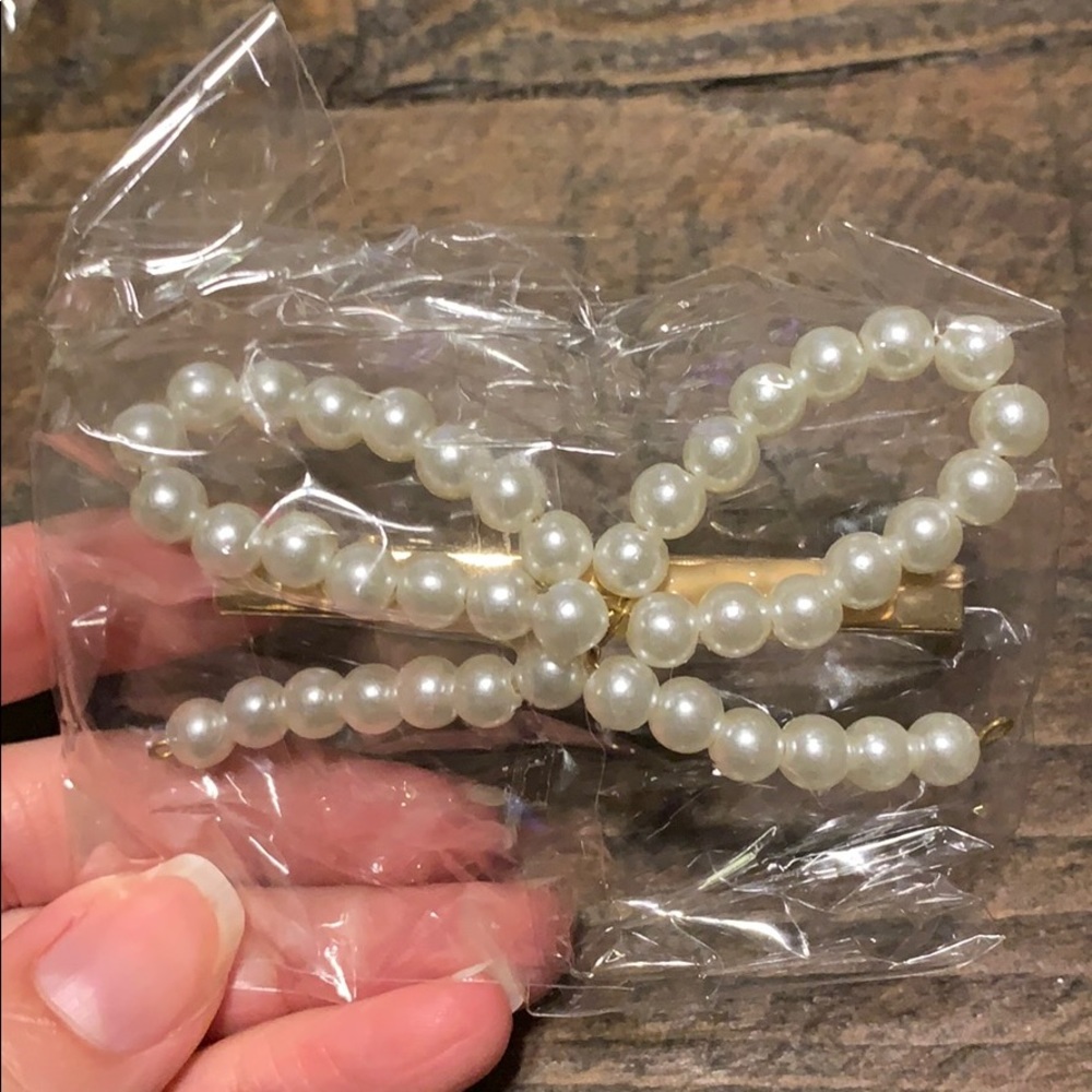3/$15 Pearl Bow Hair Clip